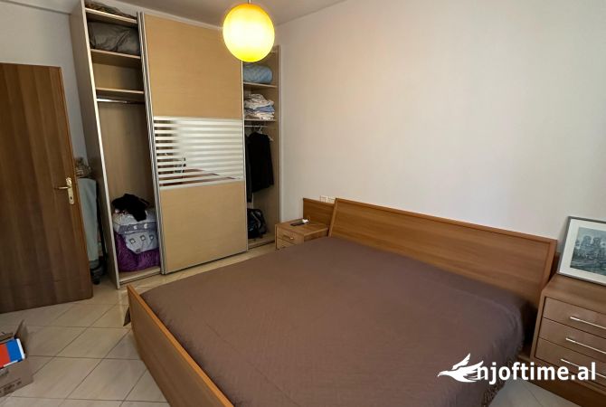 Jepet me qera apartament 1+1 tek Kodra e Diellit 1