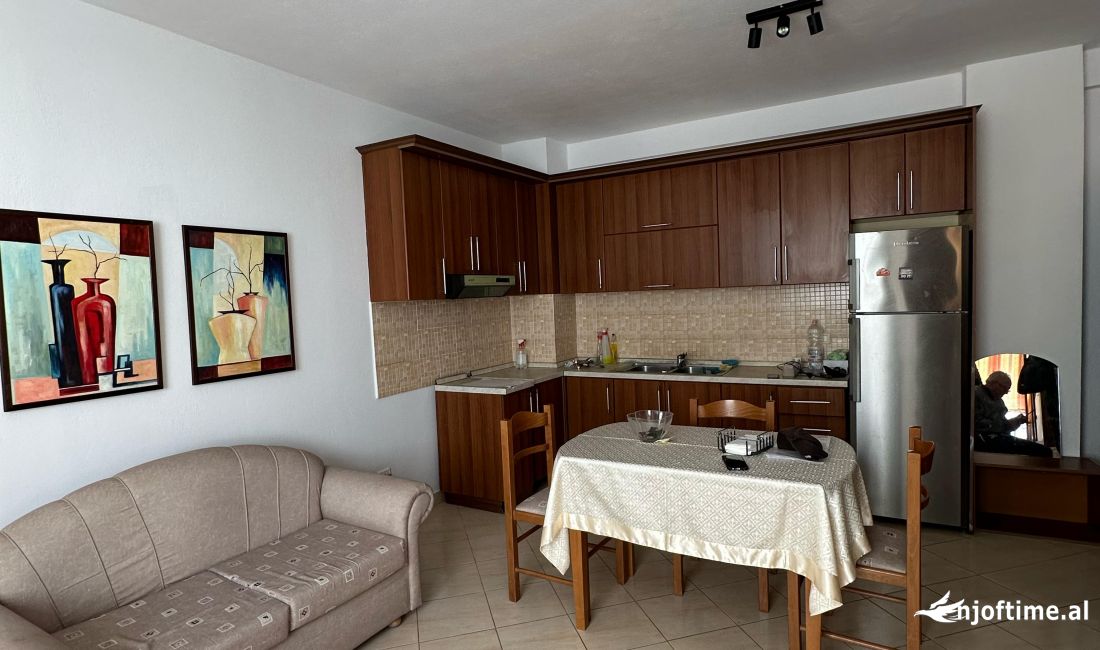 Shtepi me qera Apartament ne Tirane, 1+1, Mobilimi E mobiluar, Pagesa 400  Euro.