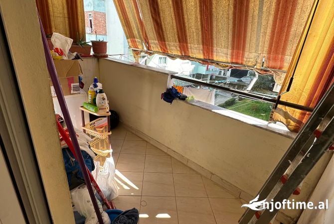 Shtepi me qera Apartament ne Tirane, 1+1, Mobilimi E mobiluar, Pagesa 400  Euro.