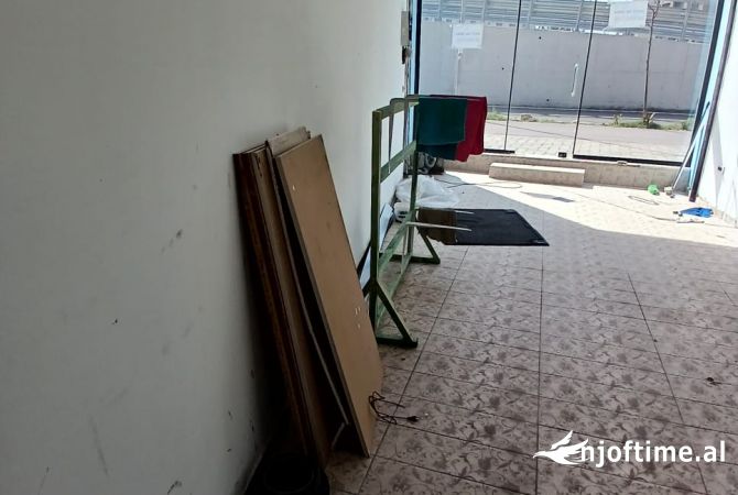 Ambiente Commerciale in Affitto 1+1 a Tirana - 400 Euro