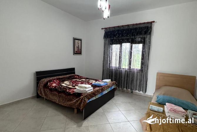 Shtepi ne shitje Vila Luksoze ne Durres, 6+1, Mobilimi E mobiluar, Pagesa 350,000  Euro.