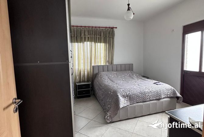 Shtepi ne shitje Vila Luksoze ne Durres, 6+1, Mobilimi E mobiluar, Pagesa 350,000  Euro.