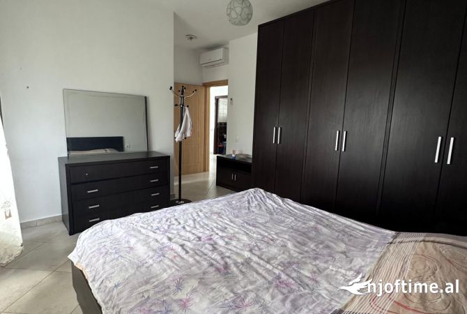 Shtepi ne shitje Vila Luksoze ne Durres, 6+1, Mobilimi E mobiluar, Pagesa 350,000  Euro.