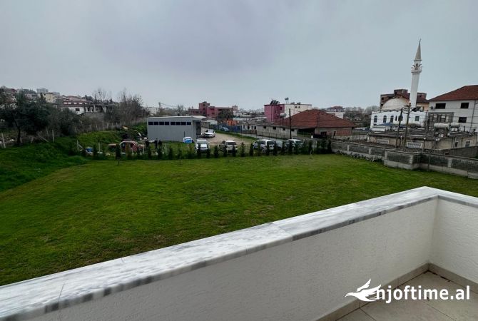 Shtepi ne shitje Vila Luksoze ne Durres, 6+1, Mobilimi E mobiluar, Pagesa 350,000  Euro.