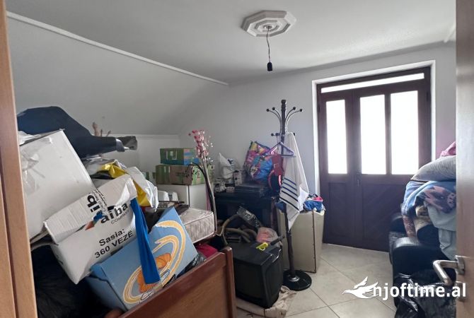 Shtepi ne shitje Vila Luksoze ne Durres, 6+1, Mobilimi E mobiluar, Pagesa 350,000  Euro.