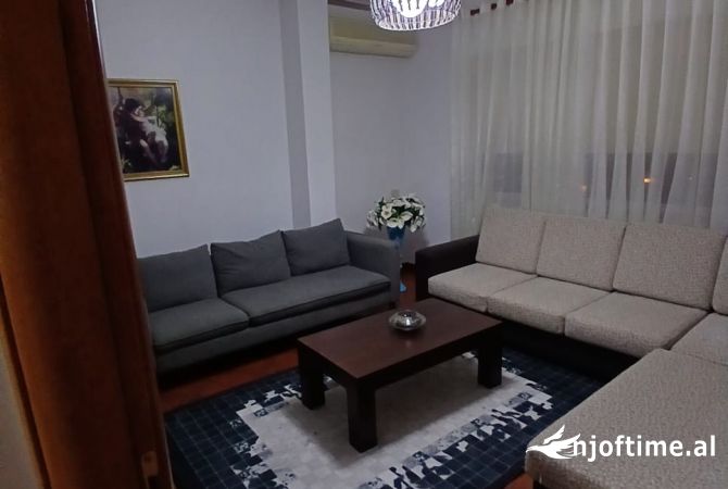 Jepet me qera apartament 2+1 ne Laprake/ 450 Euro