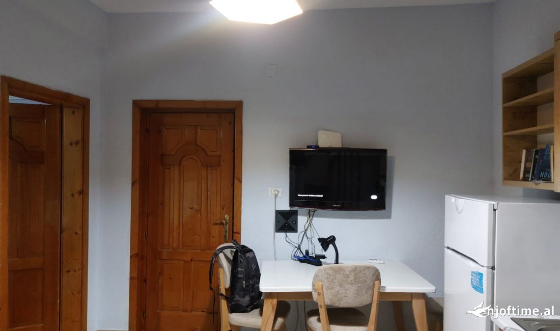 Shtepi me qera Apartament ne Tirane, 1+1, Mobilimi E mobiluar, Pagesa 40,000  Leke.