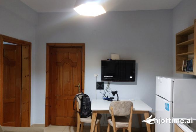 Jepet me qera apartament 1+1 ne 5 Maj/ 40,000 ALL