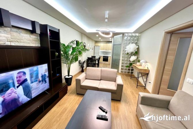 Shtepi me qera Apartament ne Tirane, 1+1, Mobilimi E mobiluar, Pagesa 500  Euro.