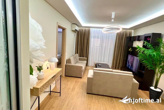 Jepet me qera apartament 1+1 ne Brryl, prane Pasticeri Tito/ 500 euro