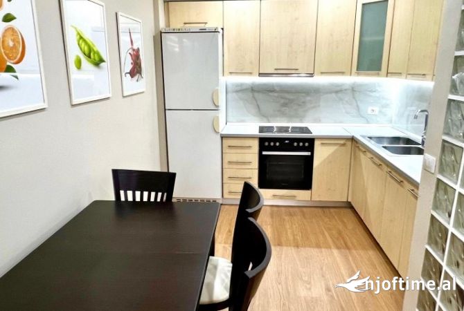 Shtepi me qera Apartament ne Tirane, 1+1, Mobilimi E mobiluar, Pagesa 500  Euro.