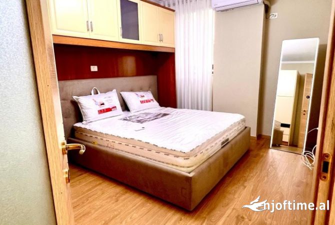 Shtepi me qera Apartament ne Tirane, 1+1, Mobilimi E mobiluar, Pagesa 500  Euro.