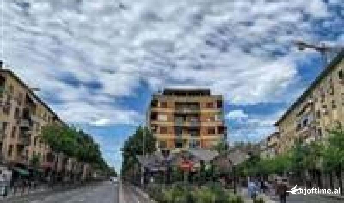 Jepet me qera ambjent per zyre tek Rruga Mine Peza/ 1000 euro