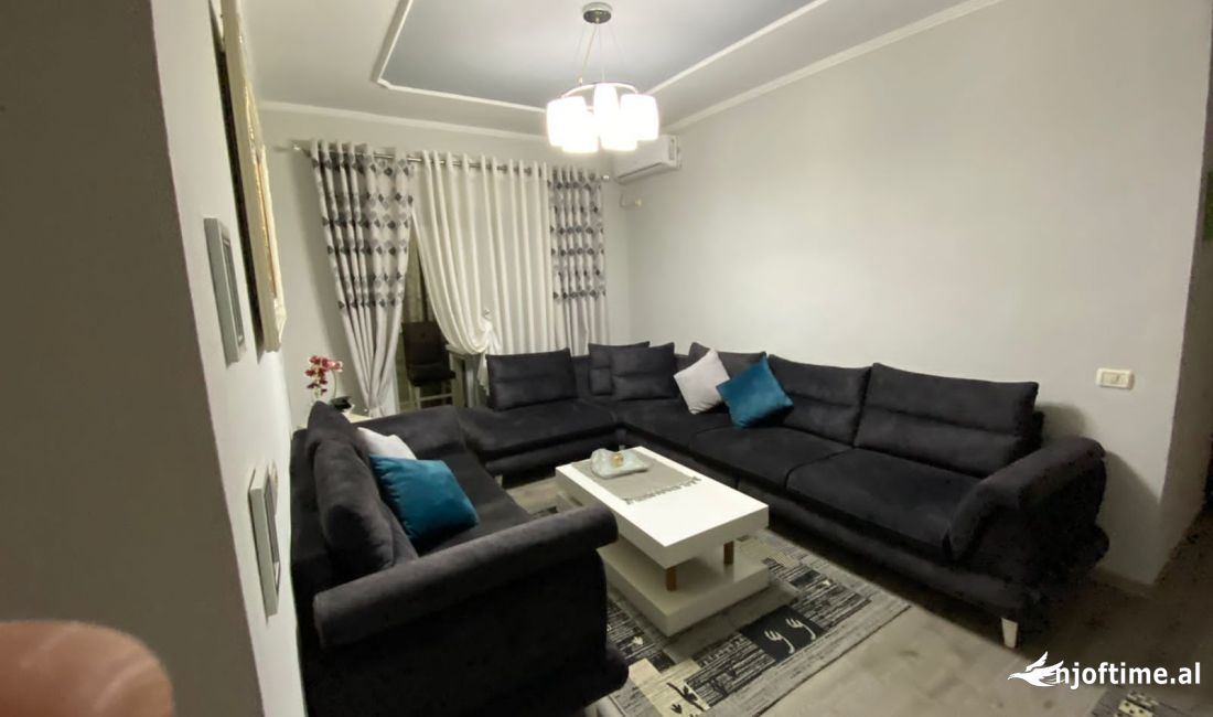 Shtepi me qera Apartament ne Tirane, 1+1, Mobilimi E mobiluar, Pagesa 400  Euro.