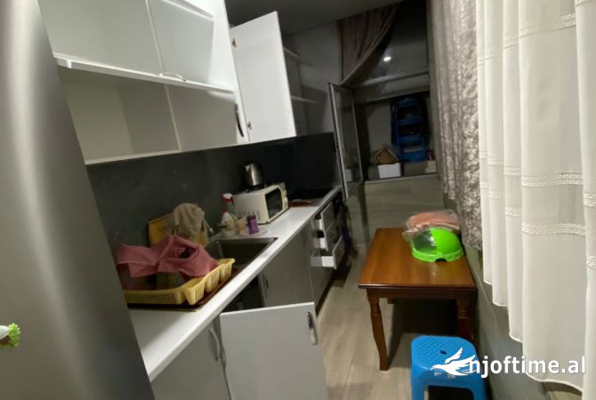 Shtepi me qera Apartament ne Tirane, 1+1, Mobilimi E mobiluar, Pagesa 400  Euro.