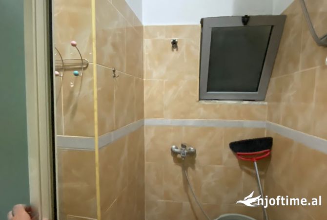 Shtepi me qera Apartament ne Tirane, 1+1, Mobilimi E mobiluar, Pagesa 400  Euro.