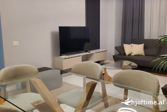 Shtepi me qera Apartament ne Tirane, 2+1, Mobilimi Pjeserisht e mobiluar, Pagesa 1,500  Euro.
