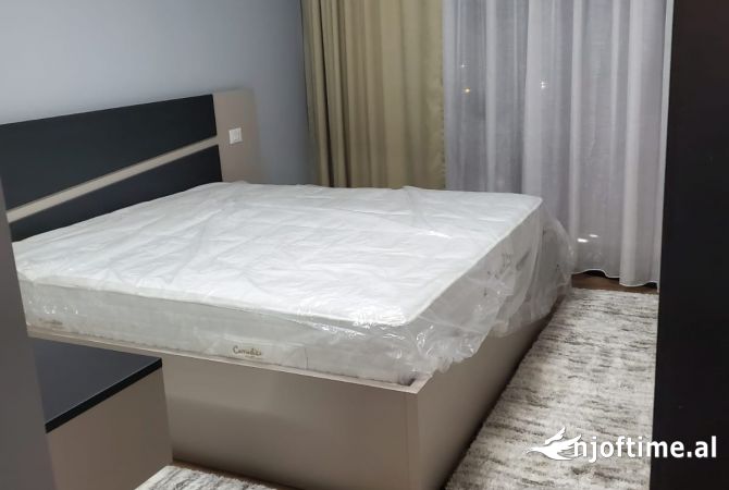 Shtepi me qera Apartament ne Tirane, 2+1, Mobilimi Pjeserisht e mobiluar, Pagesa 1,500  Euro.