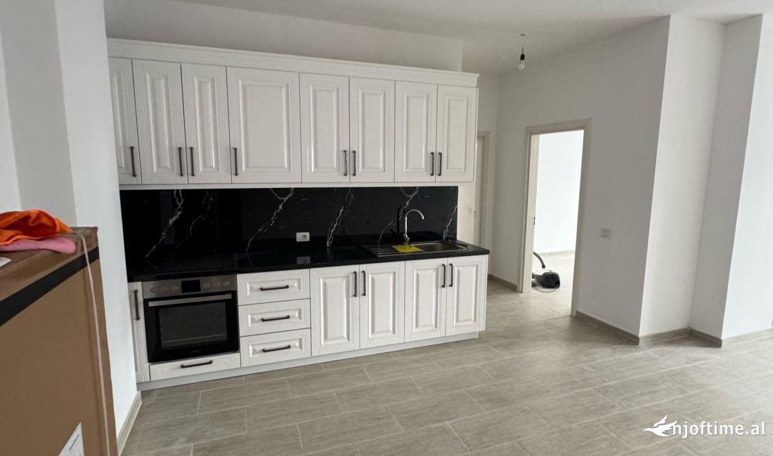 Shtepi me qera Apartament ne Tirane, 1+1, Mobilimi Bosh, pa mobiluar, Pagesa 400  Euro.