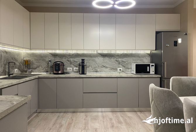 Shtepi me qera Apartament ne Tirane, 2+1, Mobilimi E mobiluar, Pagesa 700  Euro.