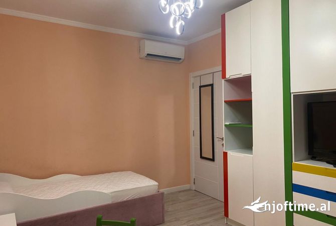 Shtepi me qera Apartament ne Tirane, 2+1, Mobilimi E mobiluar, Pagesa 700  Euro.