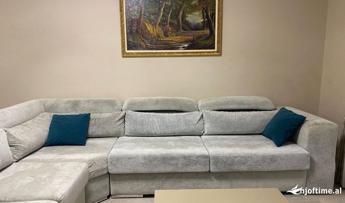 Shtepi me qera Apartament ne Tirane, 2+1, Mobilimi E mobiluar, Pagesa 700  Euro.