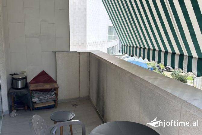 Shtepi ne shitje Apartament ne Tirane, 3+1, Mobilimi E mobiluar, Pagesa 465,000  Euro.