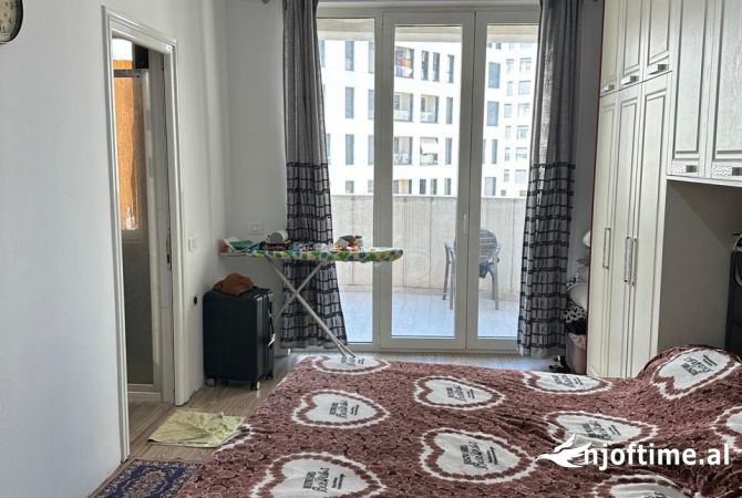 Shtepi ne shitje Apartament ne Tirane, 3+1, Mobilimi E mobiluar, Pagesa 465,000  Euro.