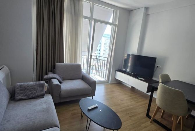 Jepet me qera apartment 2+1 tek Bulevardi Bajram Curri/ 750 Euro