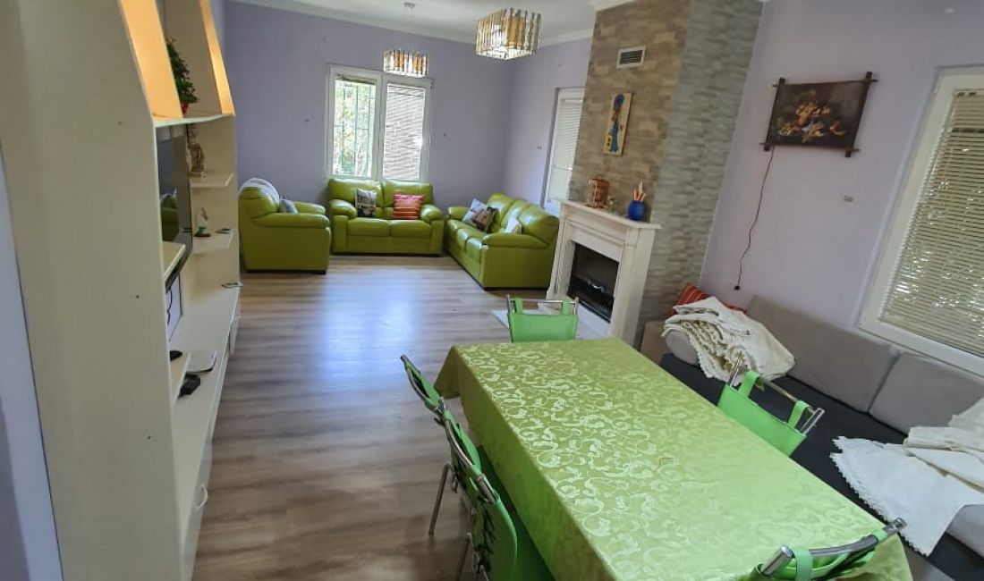 Shtepi ne shitje Apartament ne Tirane, 7+1, Mobilimi E mobiluar, Pagesa 350,000  Euro.