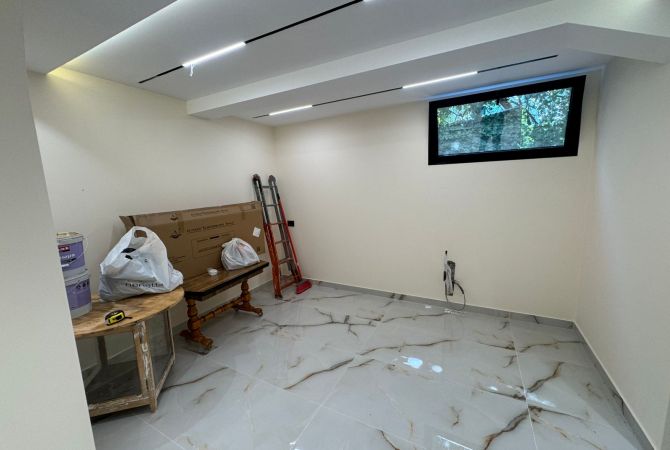 Business Property for Rent 1+1 in Tirana - 1,000 Euro