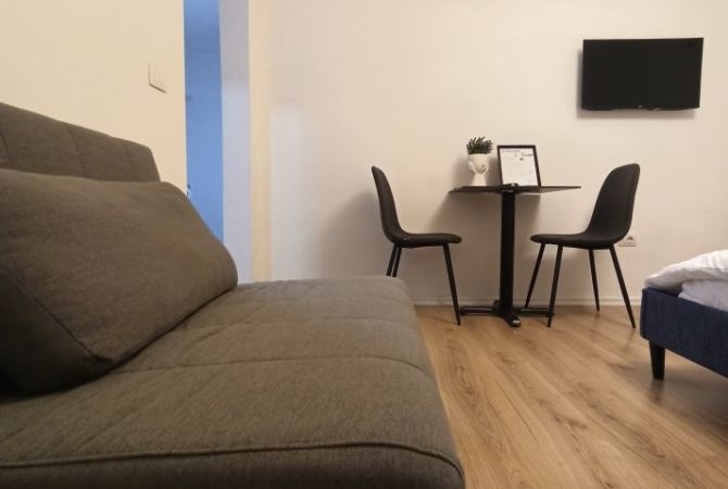 Jepet me qera Garsoniere tek 21 Dhjetori/ 400 Euro