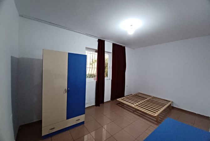 Jepet me qera shtepi private 3+1 ne Kinostudio/ 40,000 ALL