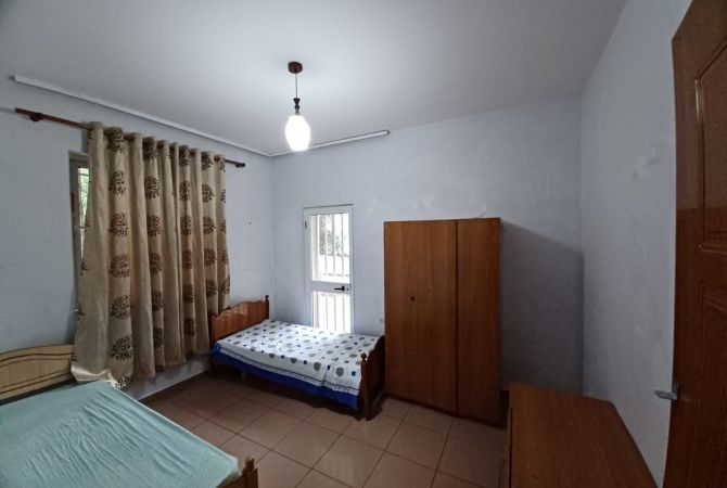 Shtepi me qera Apartament ne Tirane, 3+1, Mobilimi E mobiluar, Pagesa 40,000  Leke.