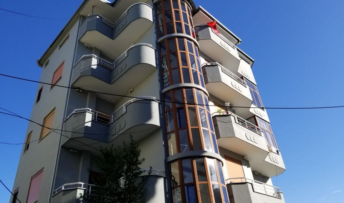 Shtepi ne shitje Apartament ne Tirane, 7+1, Mobilimi E mobiluar, Pagesa 730,000  Euro.