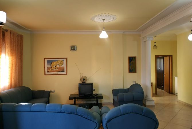 Shtepi ne shitje Apartament ne Tirane, 7+1, Mobilimi E mobiluar, Pagesa 730,000  Euro.