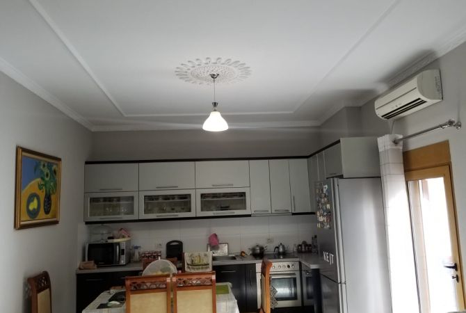 Shtepi ne shitje Apartament ne Tirane, 7+1, Mobilimi E mobiluar, Pagesa 730,000  Euro.