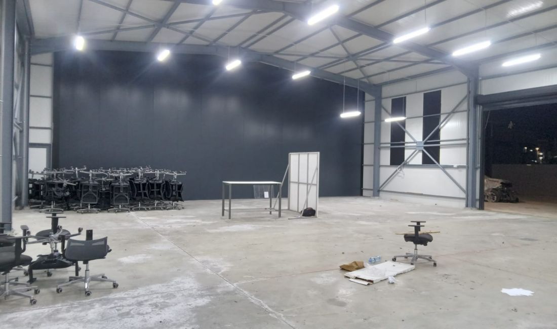 Jepet me qera Kapanon prane QTU ( Buze rruges Kryesore )/ 2000 euro