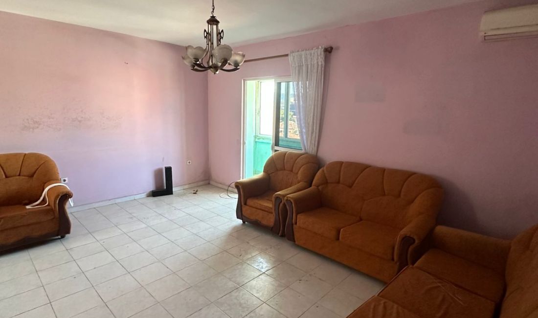 Shtepi ne shitje Apartament ne Tirane, 1+1, Mobilimi Pjeserisht e mobiluar, Pagesa 105,000  Euro.