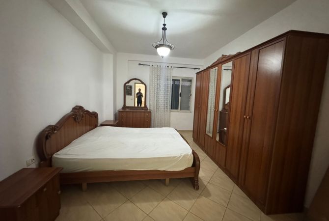 Shtepi me qera Apartament ne Tirane, 2+1, Mobilimi E mobiluar, Pagesa 55,000  Leke.