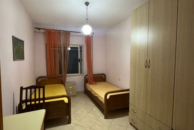 Shtepi me qera Apartament ne Tirane, 2+1, Mobilimi E mobiluar, Pagesa 55,000  Leke.
