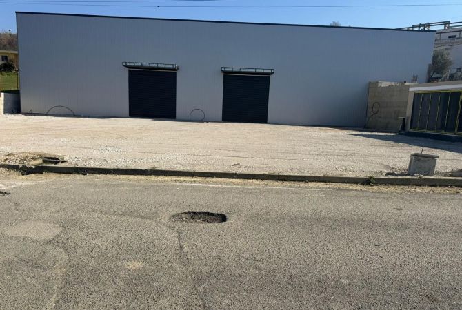 Ambient biznesi me qera 4+1 ne Tirane - 4,000 Euro