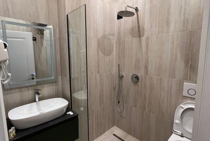 Shitet Hotel Boutique 8-Dhomesh ne Durres 