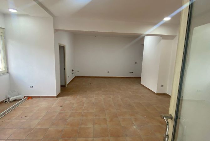 Ambient biznesi me qera 1+1 ne Tirane - 500 Euro