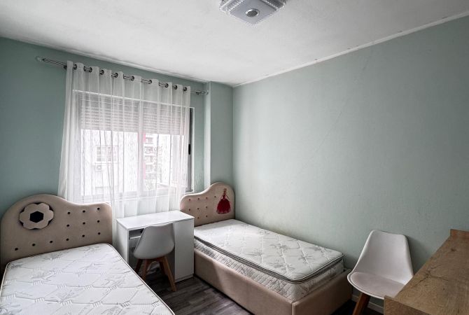 Shtepi ne shitje Apartament ne Tirane, 2+1, Mobilimi E mobiluar, Pagesa 139,000  Euro.