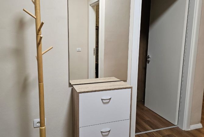 Jepet apartament me qera 2+1+P tek Rruga 5 Maji/ 700 euro