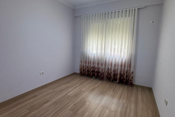 Shtepi me qera Apartament ne Tirane, 2+1, Mobilimi E mobiluar, Pagesa 50,000  Leke.