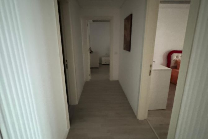 Shtepi ne shitje Apartament ne Tirane, 2+1, Mobilimi E mobiluar, Pagesa 250,000  Euro.