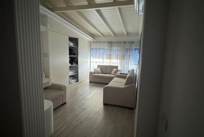 Shtepi ne shitje Apartament ne Tirane, 2+1, Mobilimi E mobiluar, Pagesa 250,000  Euro.