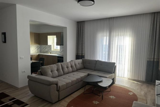 Shtepi me qera Apartament ne Tirane, 3+1, Mobilimi E mobiluar, Pagesa 650  Euro.